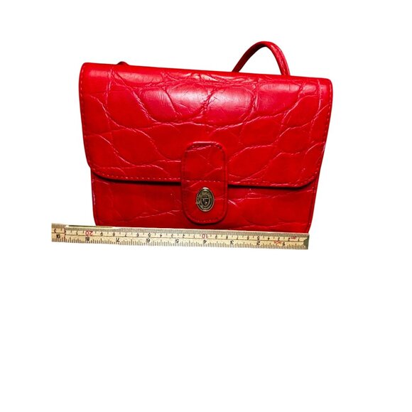 Red Faux Crocodile Embossed Shoulder Crossbody Bag With Gold Clasp By Ponte - Picture 11 of 13